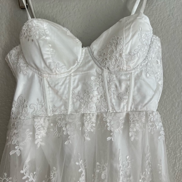 My Darling Daydreamer White Lace Bustier Midi Dress - Picture 3 of 7